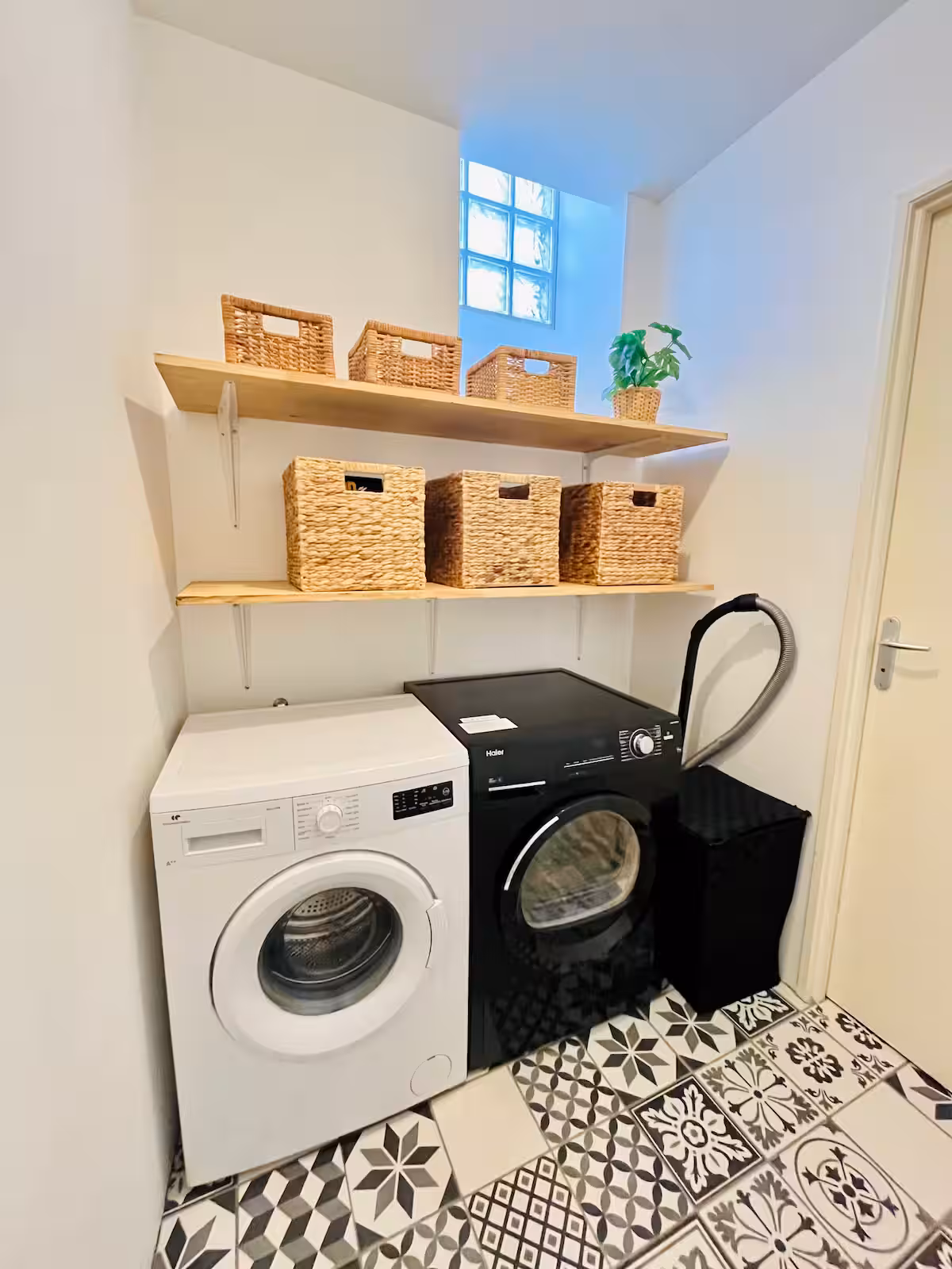 Le Central — lave-linge et sèche-linge